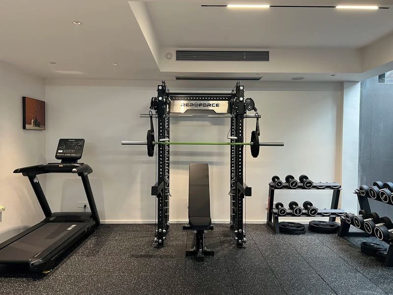 Comparison of professional vs amateur flooring installation results